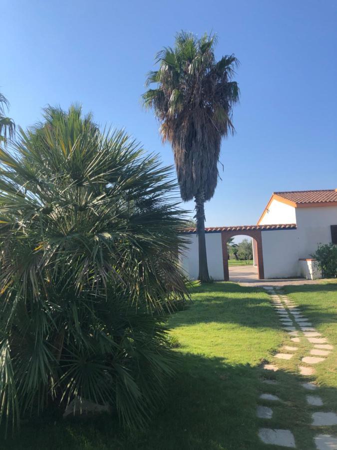 Agriturismo Is Cortillaris Cabras Luaran gambar