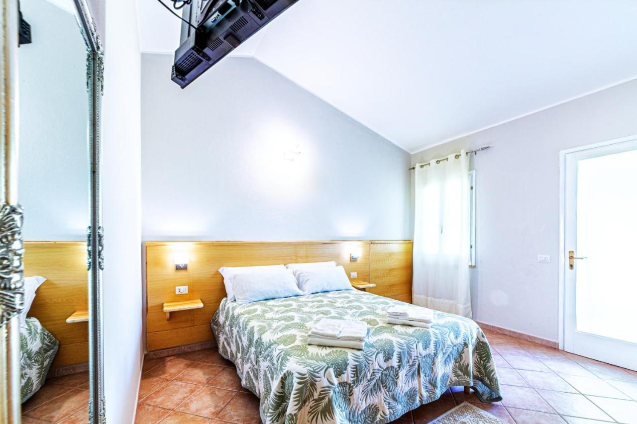 Agriturismo Is Cortillaris Cabras Luaran gambar