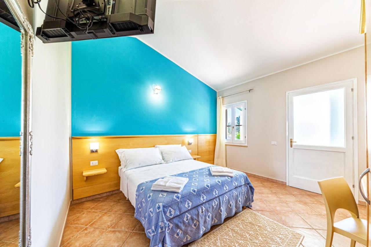 Agriturismo Is Cortillaris Cabras Luaran gambar