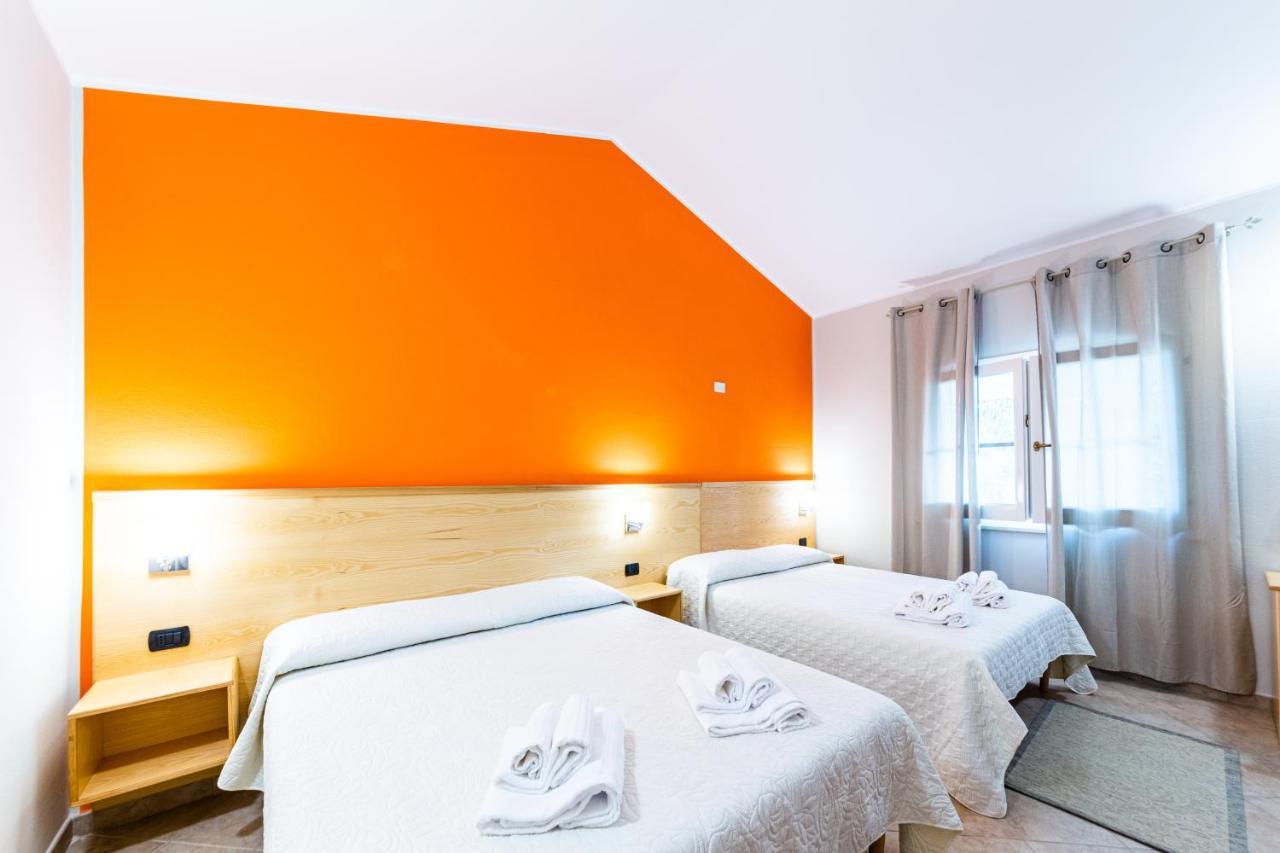 Agriturismo Is Cortillaris Cabras Luaran gambar
