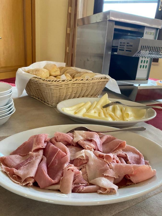 Agriturismo Is Cortillaris Cabras Luaran gambar